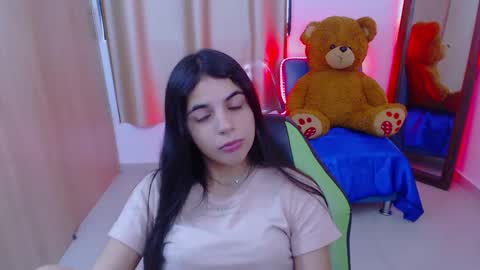 agnes online show from February 10, 6:45 pm