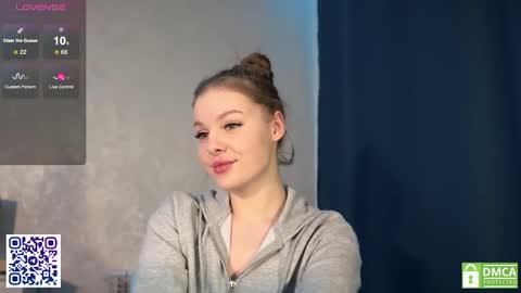 Elizabeth Lizi online show from February 10, 2:26 pm