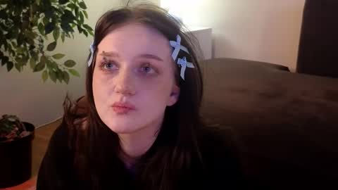 Ellie online show from October 18, 6:27 am