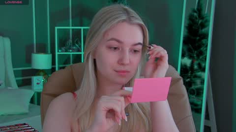 Elina online show from December 12, 1:10 am