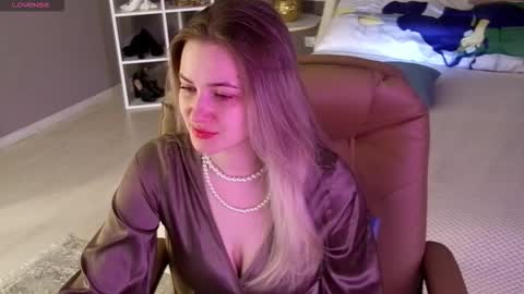 Elina online show from October 2, 1:21 am