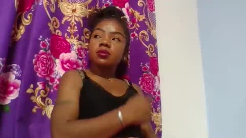 elinah630221 online show from March 2, 5:08 am