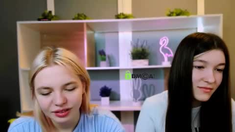 elis_sunny online show from February 3, 6:22 am