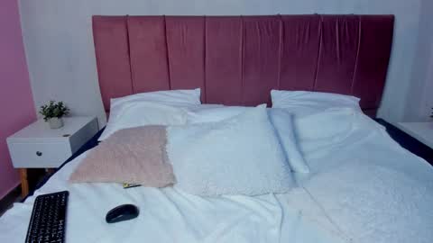 elisabethflores online show from September 25, 9:12 pm