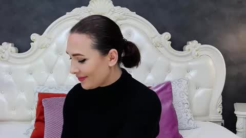 Krissy online show from December 16, 8:42 am