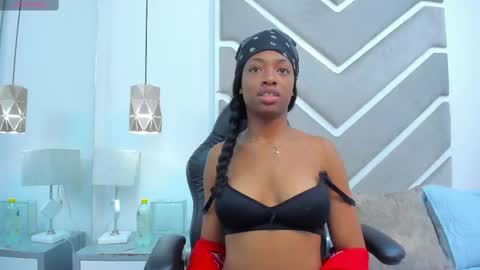 elisabettamonroy online show from October 6, 4:12 pm