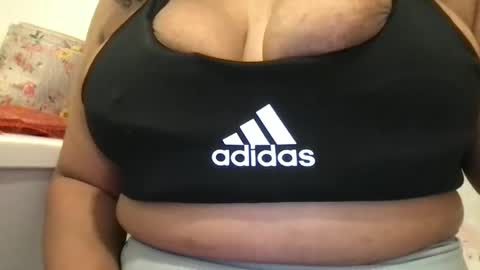 Snapshot of eliterd chatting on October 18, 2:58 am eliterd online show from October 18, 2:58 am