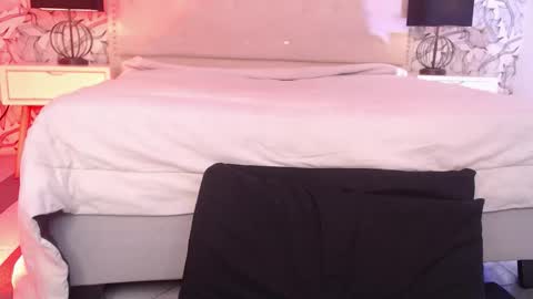 Eliza online show from September 12, 8:16 pm