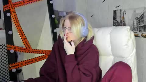 Elizabeth online show from November 11, 1:56 am