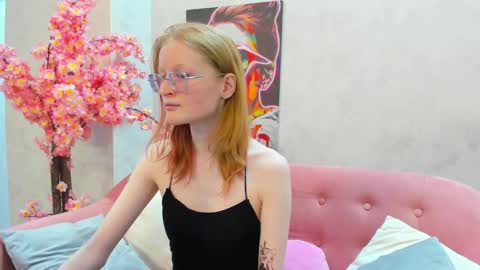 Snapshot of elizabeth_harpper chatting on February 14, 9:13 am Elizabeth online show from February 14, 9:13 am