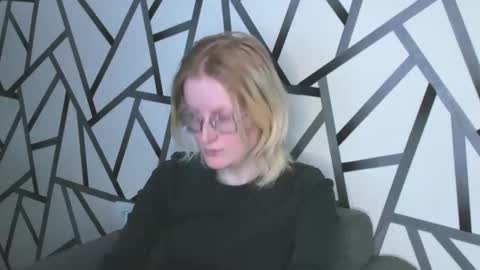 Elizabeth online show from November 6, 1:44 am