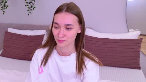 Elizabeth online show from March 1, 1:53 am