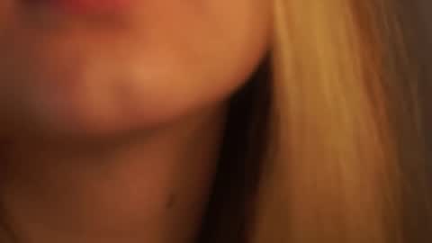 Elizabeth online show from October 23, 6:47 pm