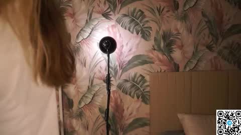 Elizabeth online show from February 23, 6:40 pm