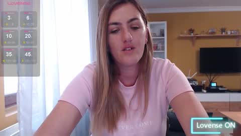 Snapshot of ella_max_live chatting on October 8, 7:46 am Ella  Max online show from October 8, 7:46 am