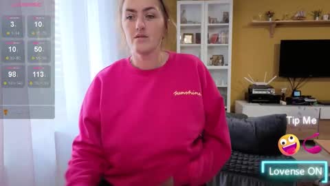 Snapshot of ella_max_live chatting on September 30, 5:35 am Ella  Max online show from September 30, 5:35 am