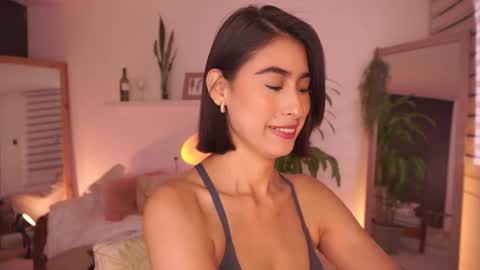 ELLA OWEN online show from February 16, 6:08 pm