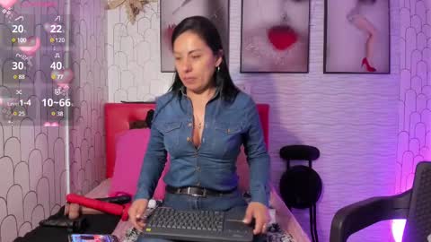 ella rouse online show from March 11, 11:23 am