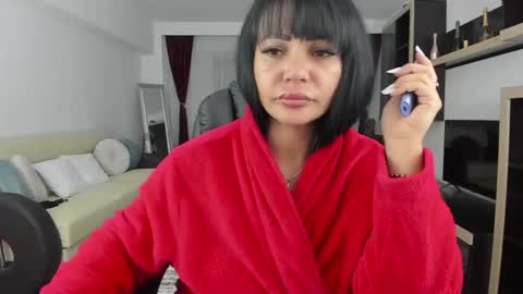 Ella online show from January 18, 4:58 pm