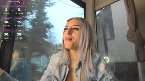ella_vee online show from February 17, 6:13 am