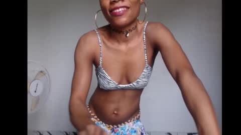 ella online show from October 13, 8:17 am