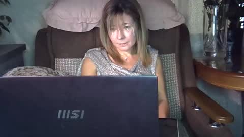Snapshot of ellajohnsonx chatting on October 25, 11:51 am ellajohnsonx online show from October 25, 11:51 am