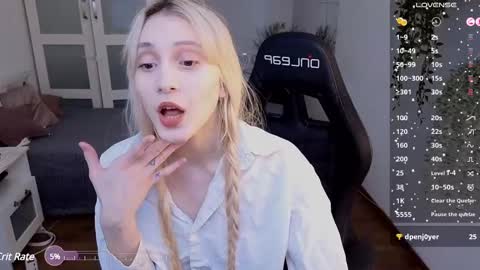 Snapshot of elliefrost chatting on February 28, 9:23 pm elliefrost online show from February 28, 9:23 pm