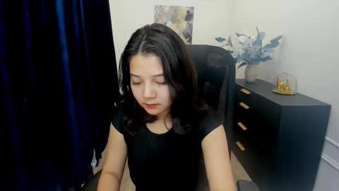 Snapshot of ellievensda chatting on September 16, 8:06 pm ellievensda online show from September 16, 8:06 pm