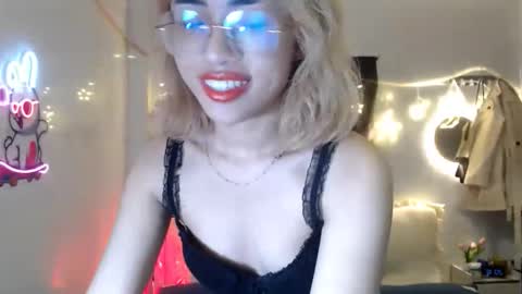 Snapshot of ellieyun chatting on October 16, 1:14 pm ellieyun online show from October 16, 1:14 pm