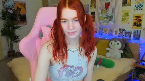 Snapshot of elly_milas chatting on February 4, 10:10 am Elly     Fansly  online show from February 4, 10:10 am