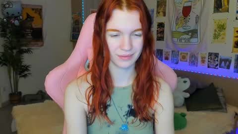 Snapshot of elly_milas chatting on February 9, 8:33 am Elly     Fansly  online show from February 9, 8:33 am