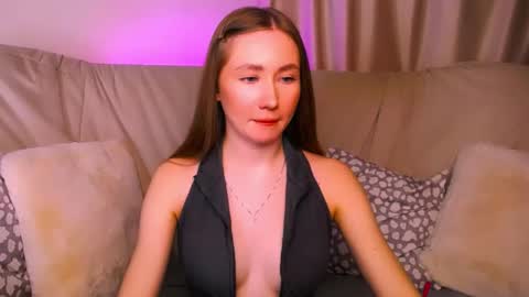  Elly  online show from February 19, 3:06 am