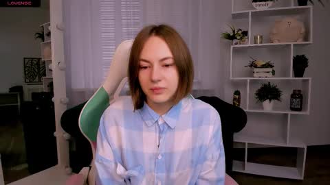 elma_lily online show from November 7, 6:19 am