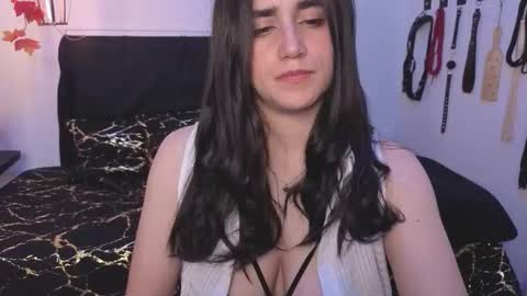 elowen_halley1 online show from November 21, 8:44 pm