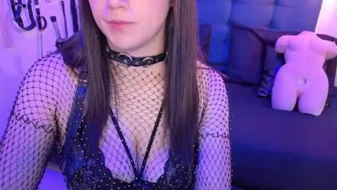 elowen_halley1 online show from October 13, 7:38 pm