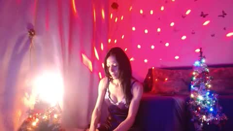 Elisa online show from December 1, 6:21 pm