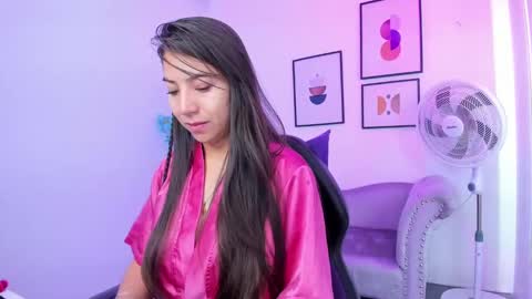 Ema louisx  online show from January 19, 12:39 pm