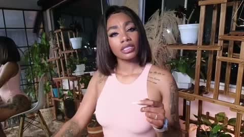 anyelii  online show from December 12, 2:26 am