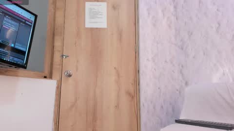 emely ross online show from November 9, 12:49 am