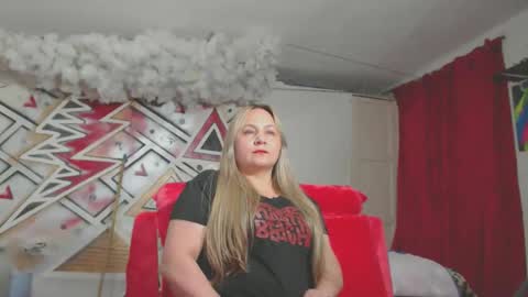 emeraldcurbesexxxy online show from December 16, 5:35 am