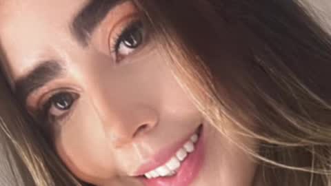 emi_royse online show from October 4, 5:50 pm