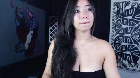Snapshot of emiantonella_ chatting on February 25, 8:53 pm Antonella  online show from February 25, 8:53 pm