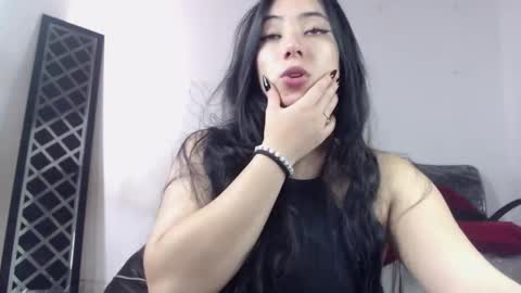 Snapshot of emiantonella_ chatting on October 13, 8:22 pm Antonella  online show from October 13, 8:22 pm