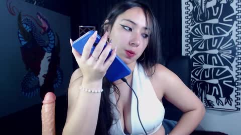 Snapshot of emiantonella_ chatting on February 13, 1:08 am Antonella  online show from February 13, 1:08 am