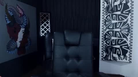 Snapshot of emiantonella_ chatting on February 18, 3:54 pm Antonella  online show from February 18, 3:54 pm