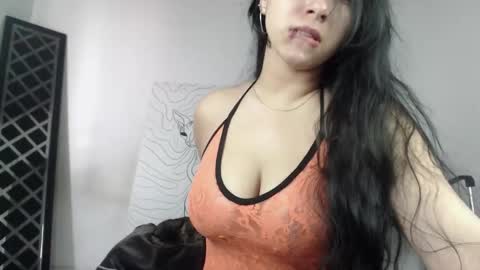 Snapshot of emiantonella_ chatting on October 20, 8:12 pm Antonella  online show from October 20, 8:12 pm