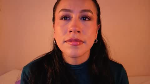 Emilia Gomez online show from November 16, 5:35 pm