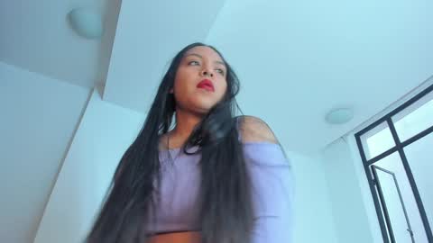 Emi online show from December 29, 7:53 pm