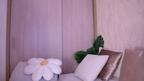    online show from February 18, 3:33 pm