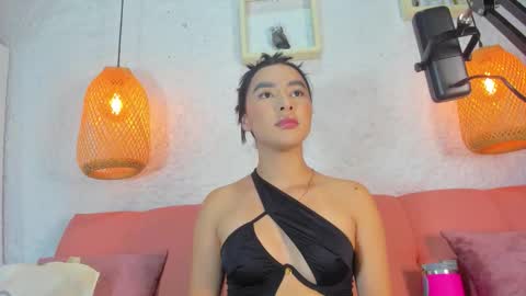 Emily online show from November 15, 12:06 pm